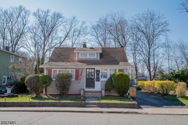 Property Photo:  24 Mullen Ave  NJ 07465 