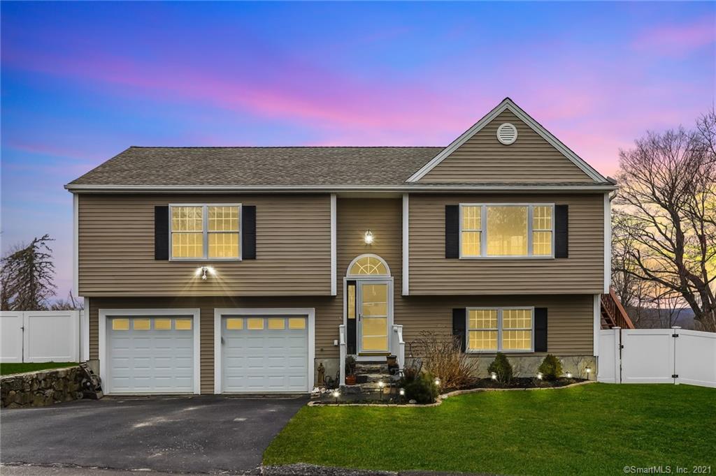 Property Photo:  8 Muller Street  CT 06812 
