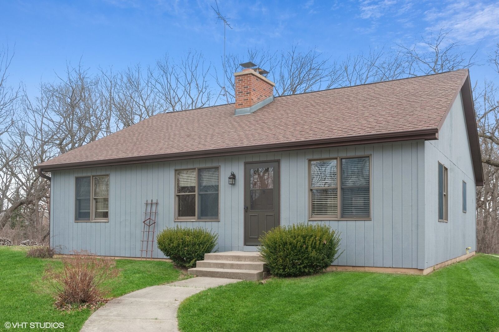 Property Photo:  16020 Kelly Road  IL 60083 