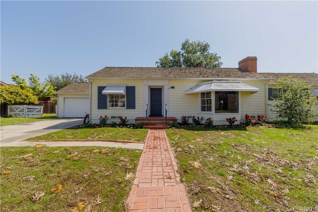 Property Photo: 4606 Graywood Avenue CA 90808