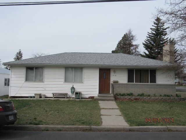 Property Photo:  218 Buena Vista St  WA 99004 