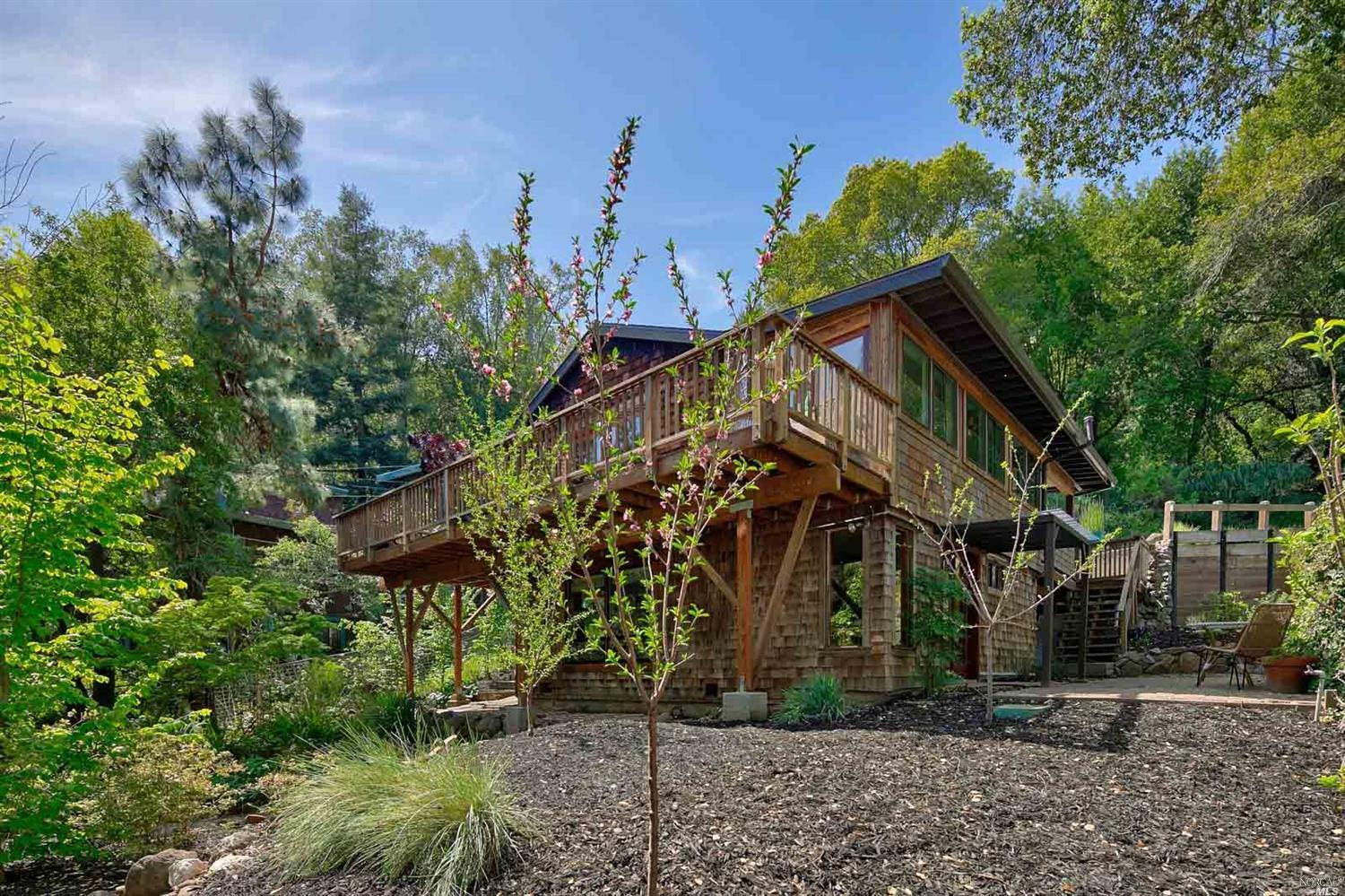 Property Photo:  542 Scenic Road  CA 94930 