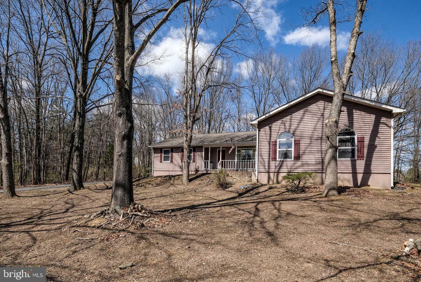 Property Photo:  304 Lakeview Drive  VA 22625 