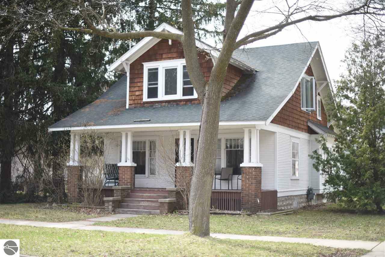 Property Photo:  504 S Kinney Avenue  MI 48858 