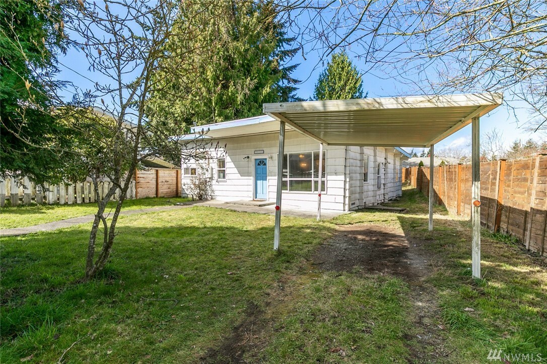 Property Photo:  20721 2nd Ave S  WA 98198 