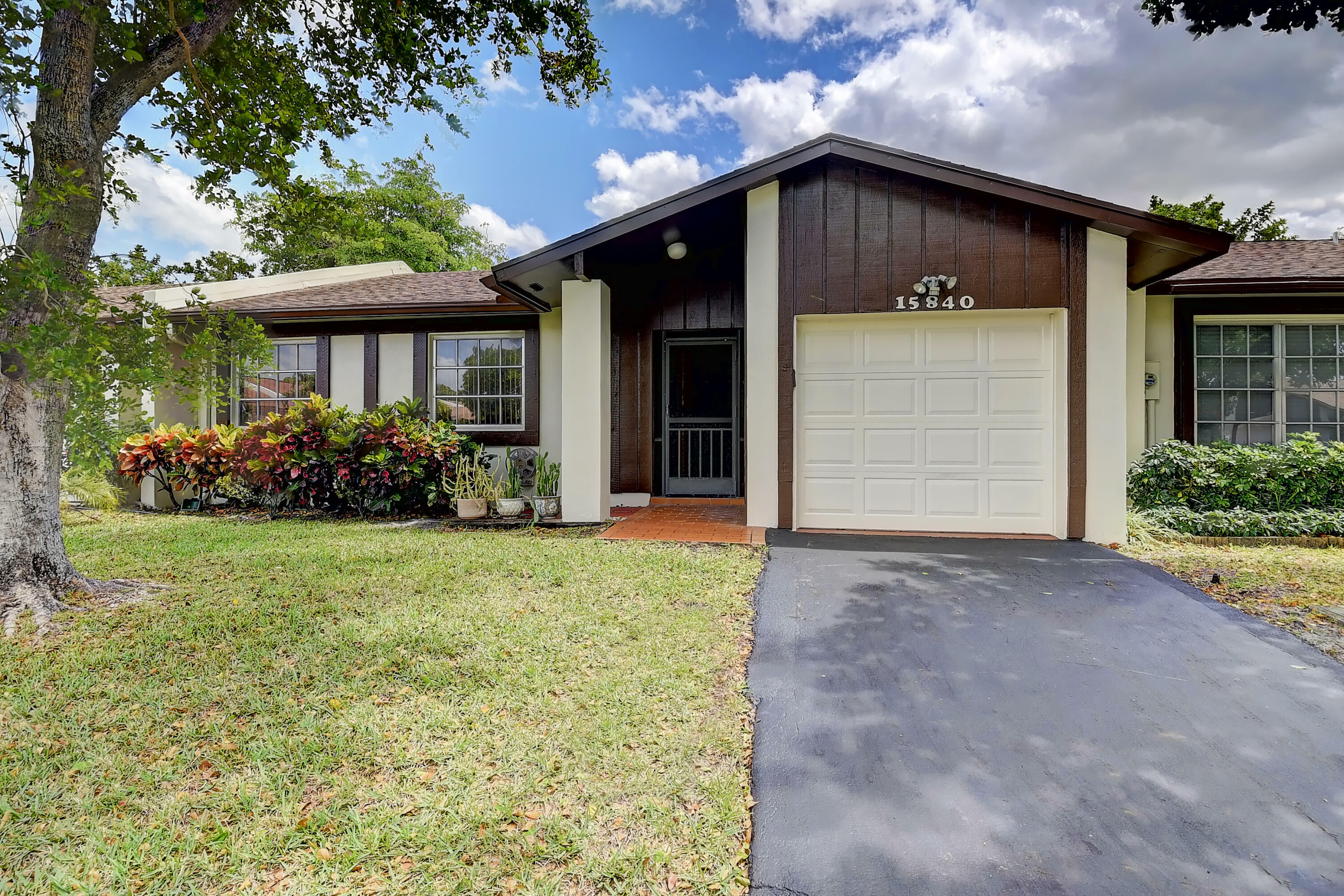 15840 Laurel Oak Circle  Delray Beach FL 33484 photo