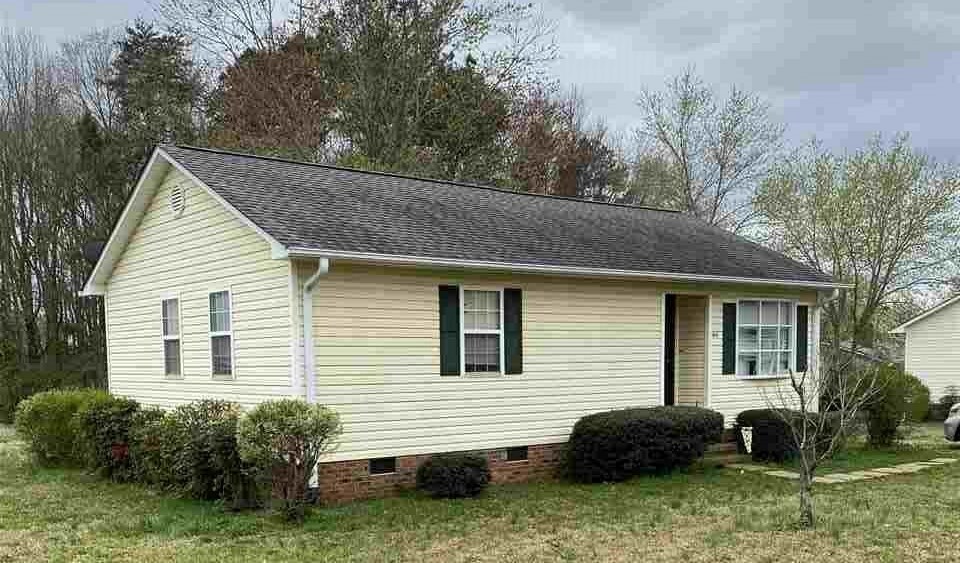 Property Photo:  140 Burns Rd.  SC 29307 