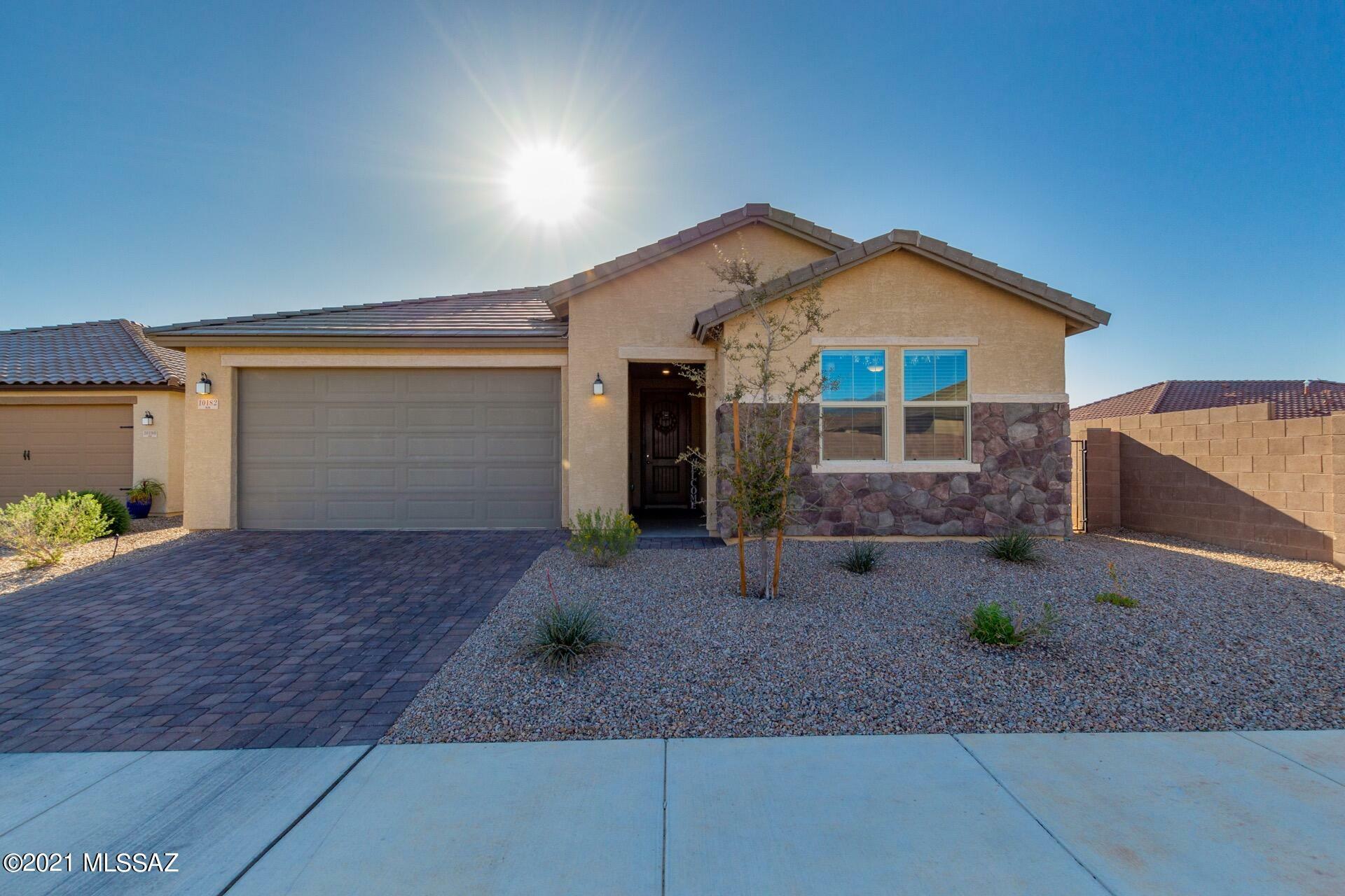 Property Photo:  10182 S Hickory Wood Way  AZ 85641 