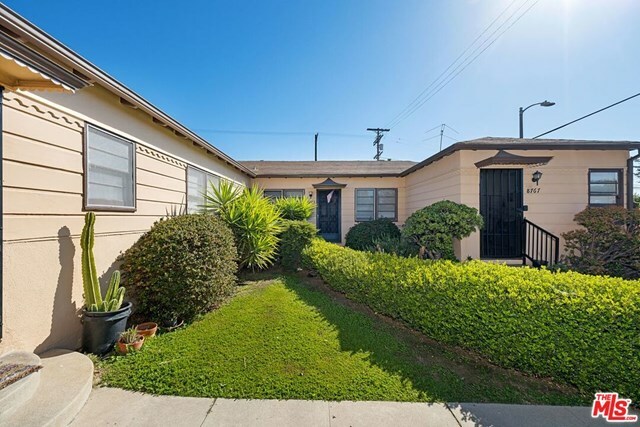 Property Photo:  8767 Airdrome Street  CA 90035 