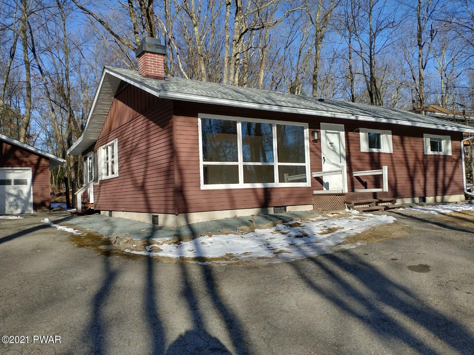 Property Photo:  208 Hillside Drive  PA 18428 