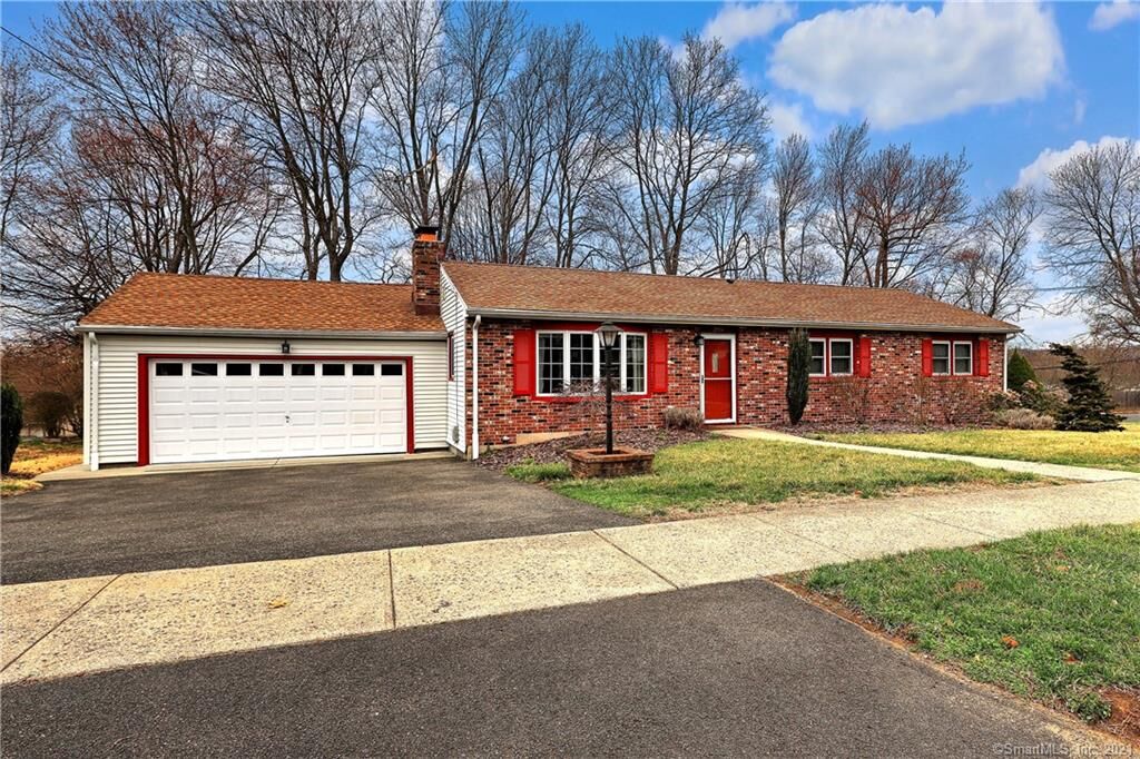 Property Photo:  295 Glenn Drive  CT 06614 