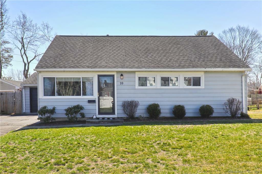 Property Photo:  10 Meetinghouse Lane  CT 06460 