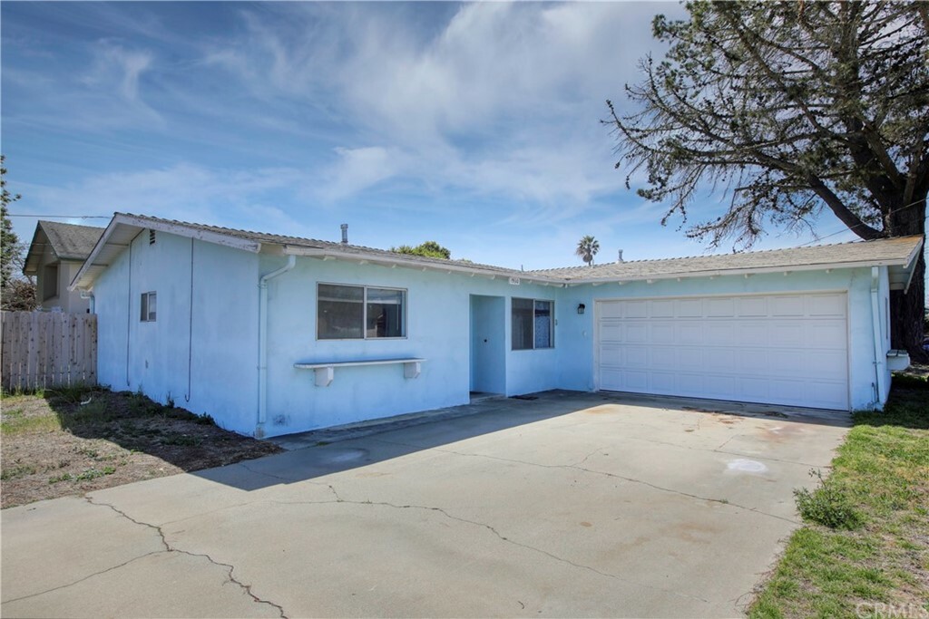 Property Photo:  1590 Manhattan Avenue  CA 93433 