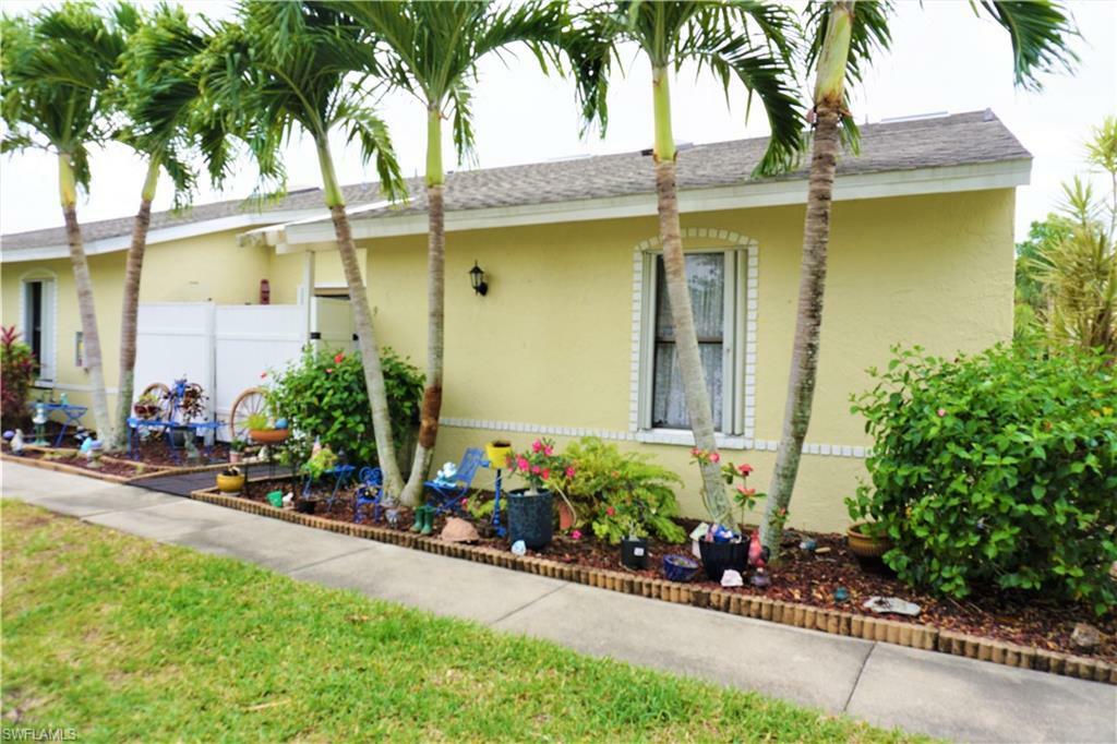 Property Photo:  5020 SW Courtyards Way 9  FL 33914 