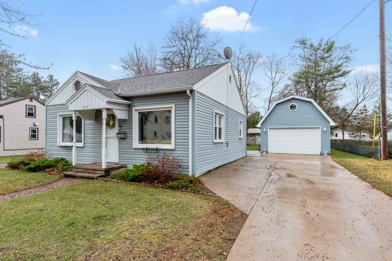 Property Photo:  824 8th Street  WI 54981 