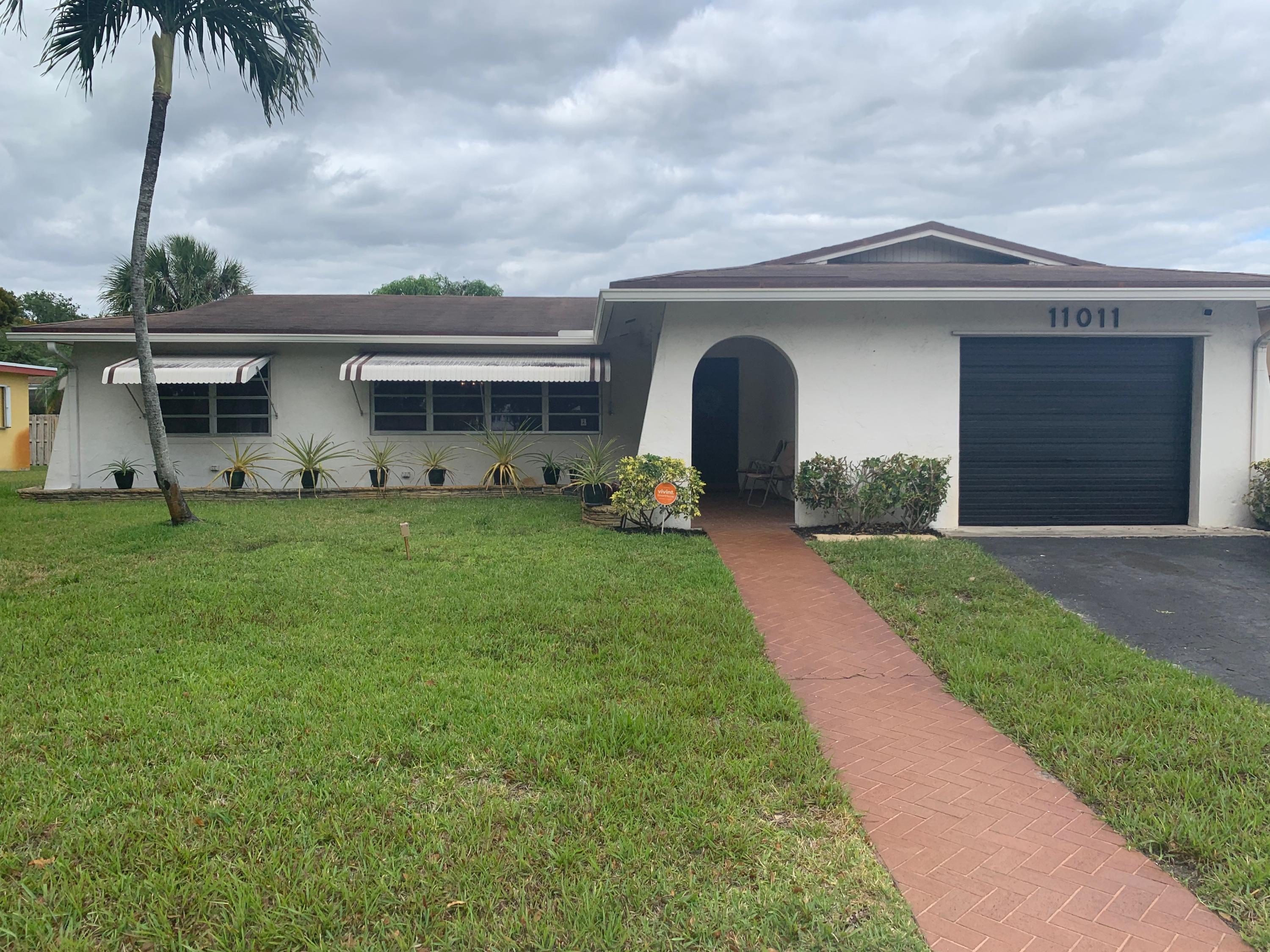 Property Photo: 11011 Taft Street FL 33026