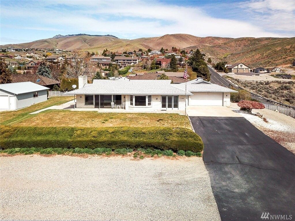 Property Photo:  145 View Ridge Cir  WA 98801 