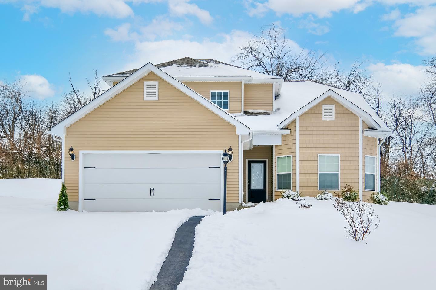 Property Photo: 41 Rappahannock Run WV 25419