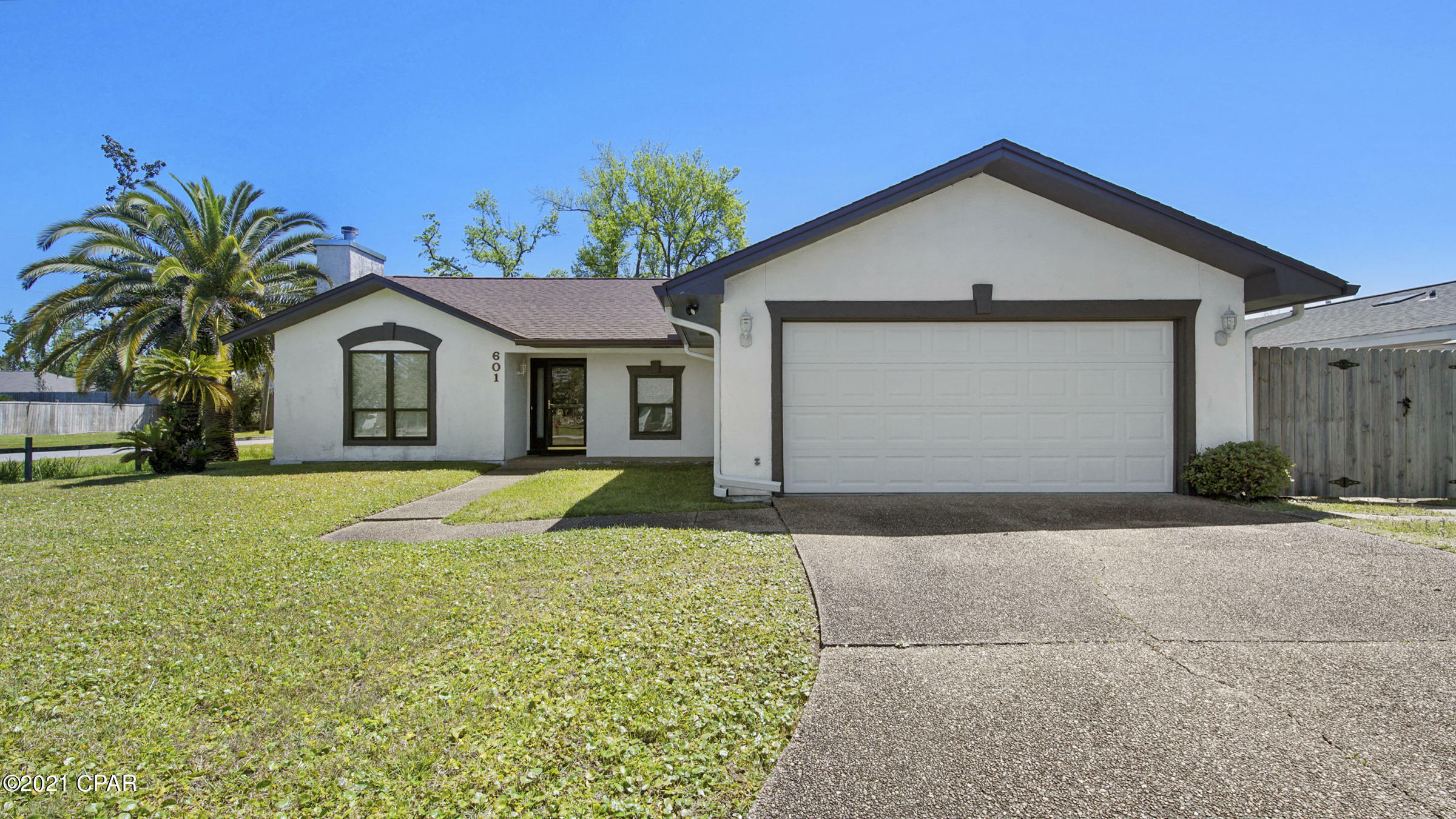 Property Photo: 601 Alabama Avenue FL 32444