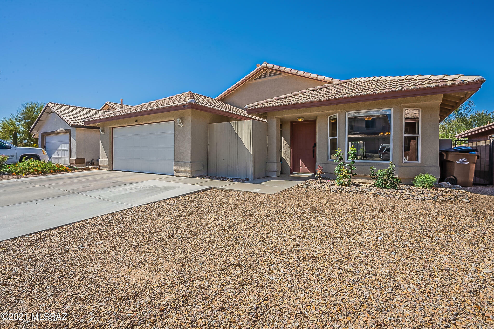 Property Photo:  9057 N Wild Eagle Avenue  AZ 85742 