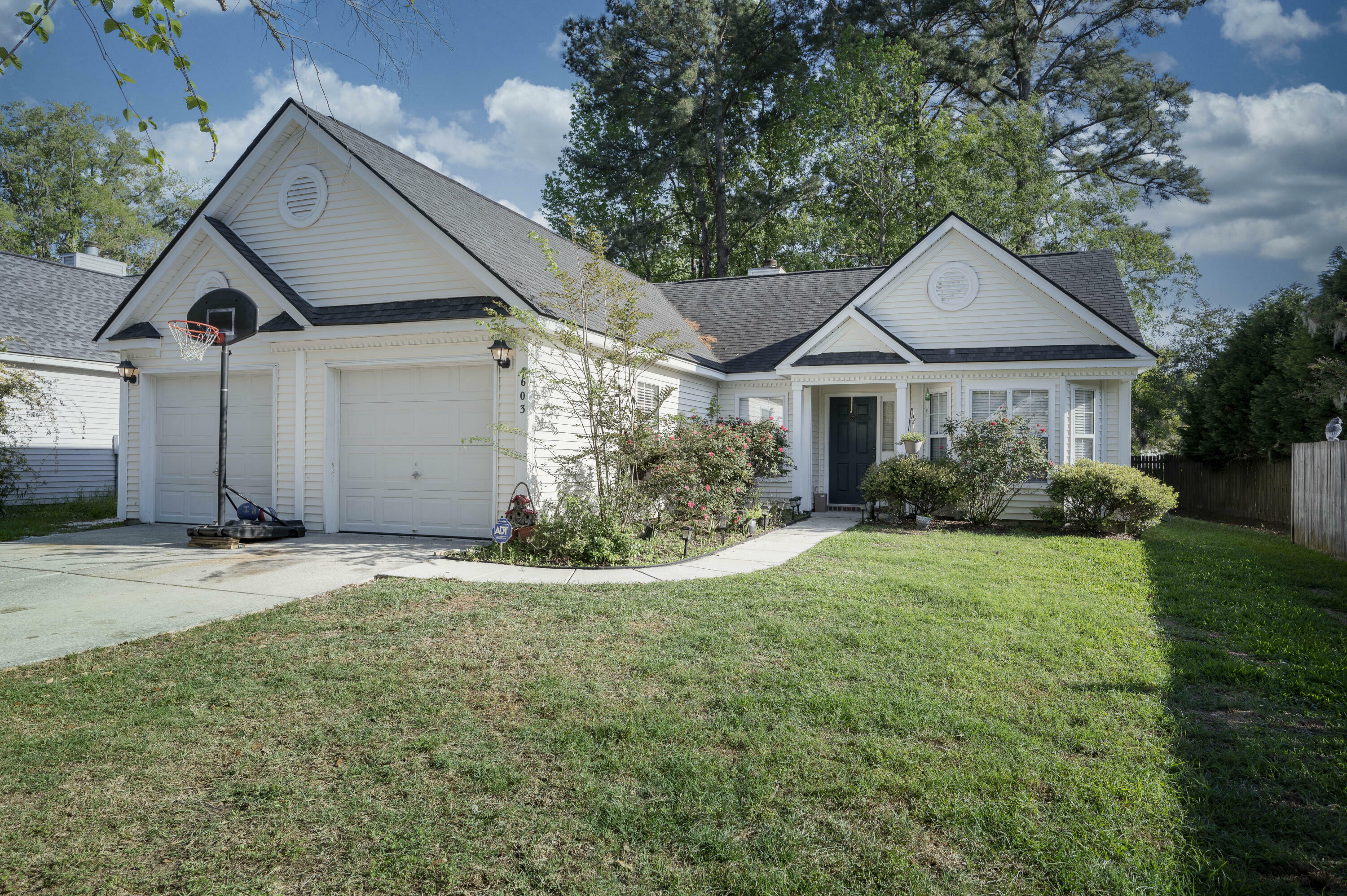 Property Photo: 603 Carters Grove Road SC 29414