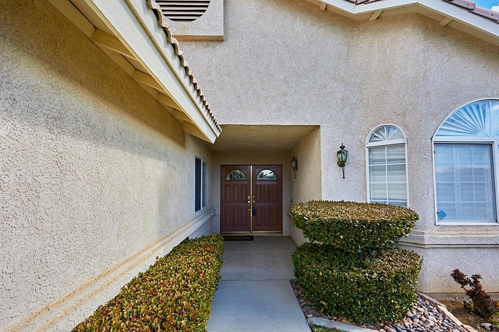 Property Photo:  18120 Lakeview Drive  CA 92395 