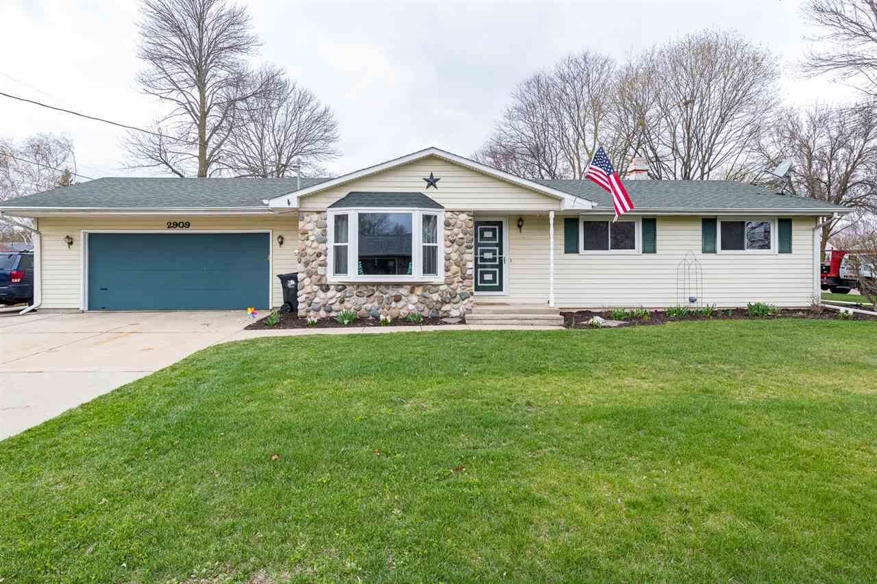 Property Photo: 2909 S Cypress Street WI 54915