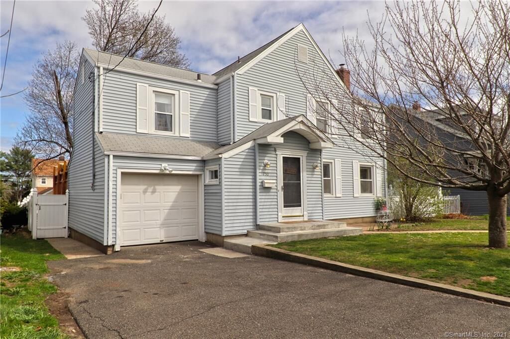 Property Photo:  750 King Street  CT 06614