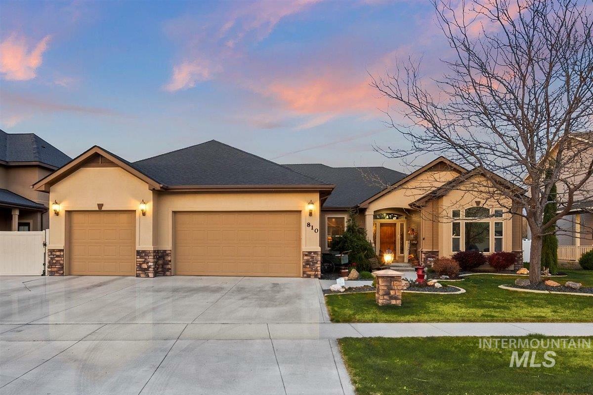 Property Photo: 810 S Whitewater Dr. ID 83686