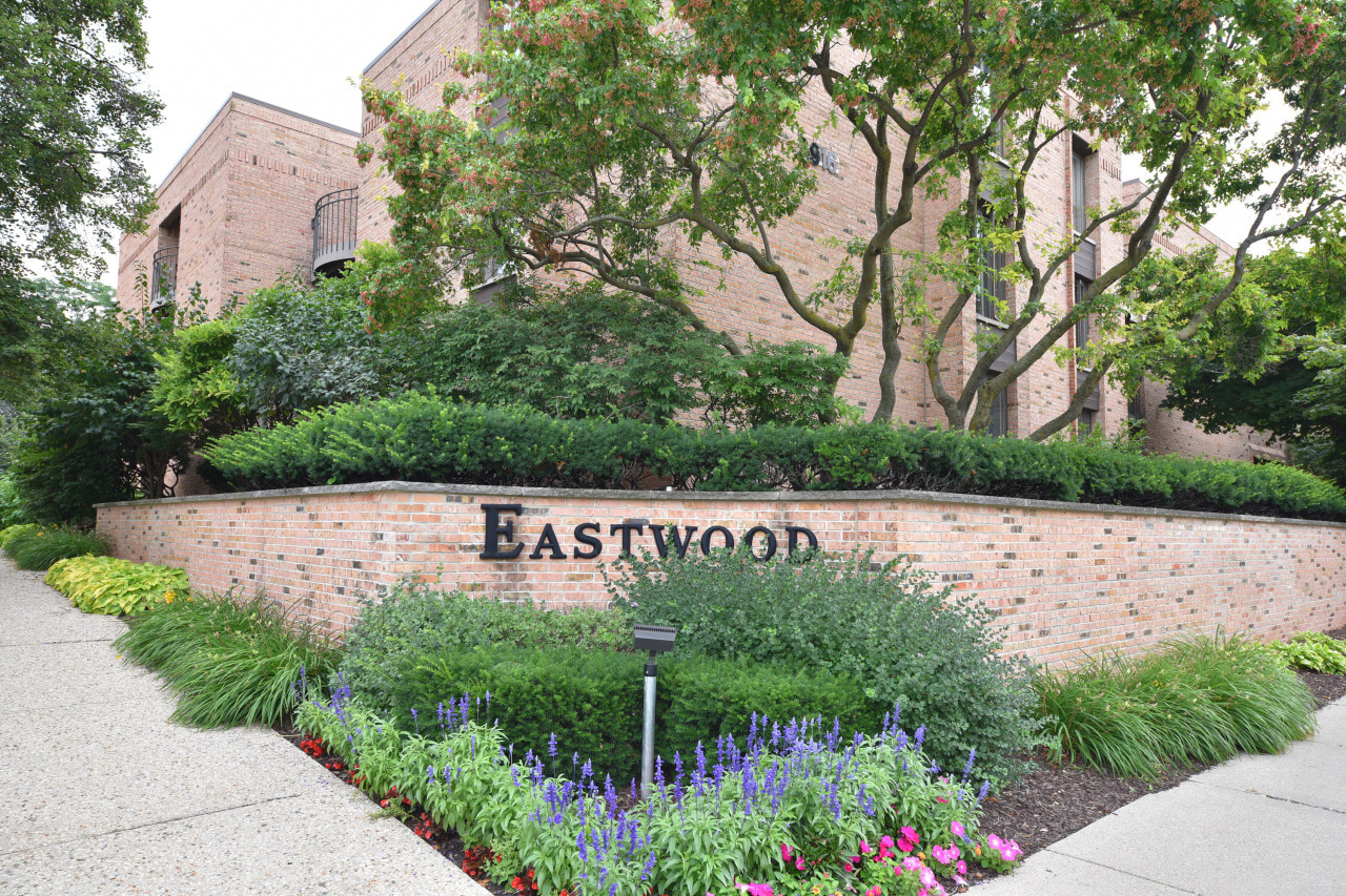 Property Photo:  1818 E Shorewood Blvd 211  WI 53211 