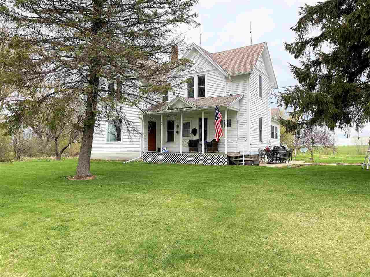 Property Photo:  W1046 Town Line Rd  WI 54971 