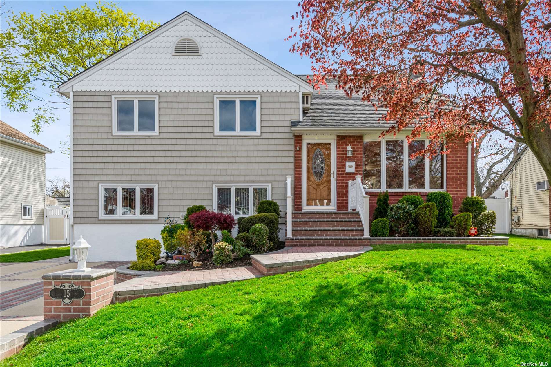 Property Photo:  15 Spencer Drive  NY 11714 