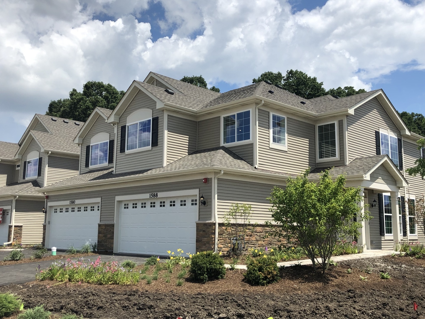 Property Photo: 2085 Stuttle Road IL 60510