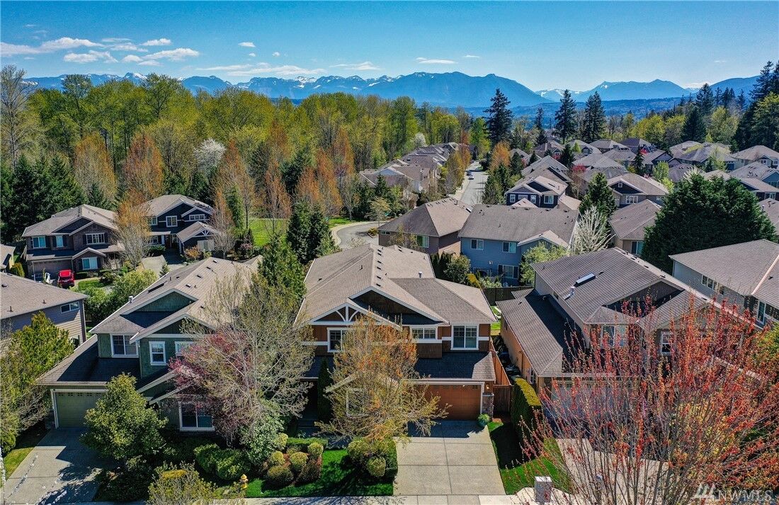 Property Photo:  1232 269th Ct SE  WA 98075 