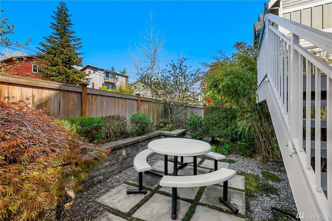 Property Photo:  1822 27th Ave  WA 98122 