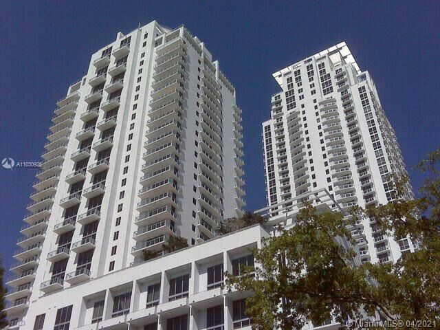 Property Photo: 1060 Brickell Ave 3415 FL 33131
