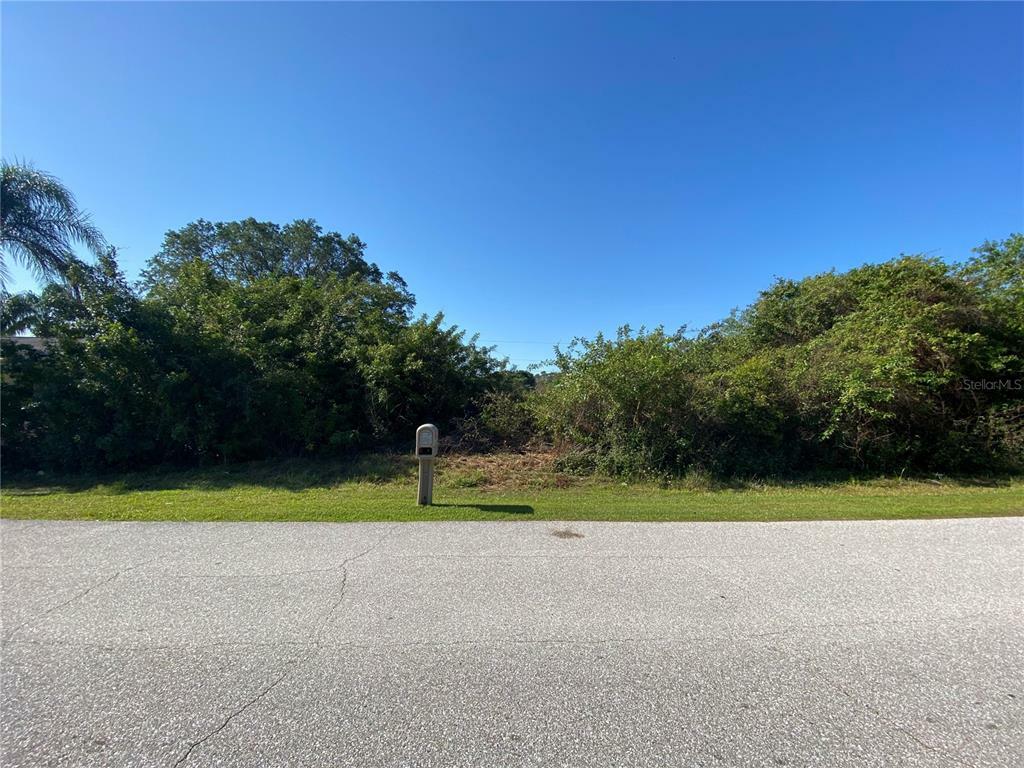Property Photo:  10447 Waterford Avenue  FL 34224 