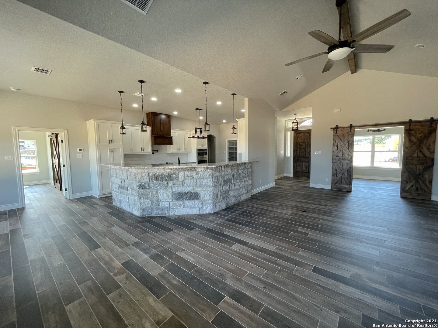 Property Photo:  104 Cibolo Way  TX 78121 