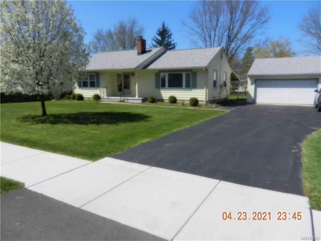 Property Photo:  89 Sunset Street  NY 14075