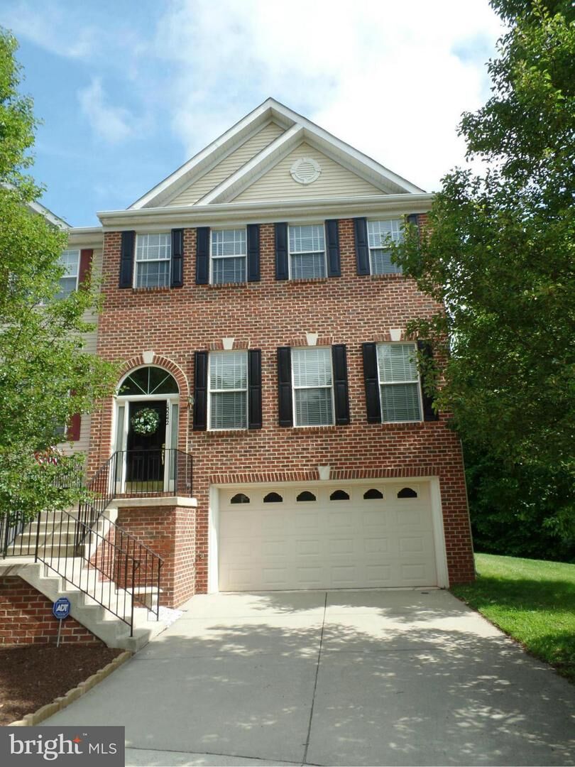 Property Photo:  13242 Maple Creek Lane  VA 20120 