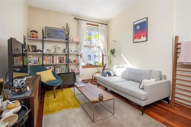 Property Photo:  286 9th St 1C  NJ 07302 