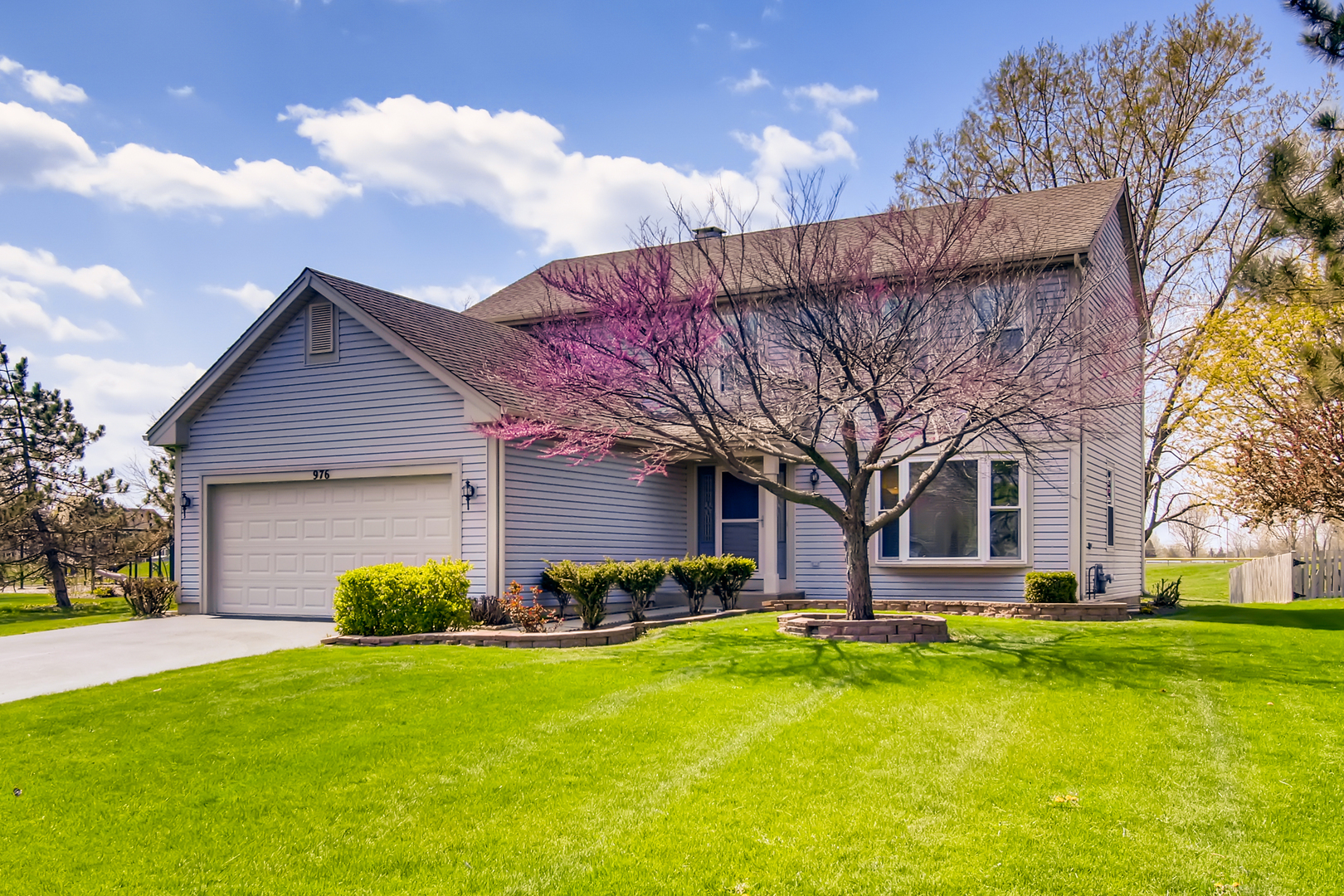 Property Photo:  976 Longford Road  IL 60103 