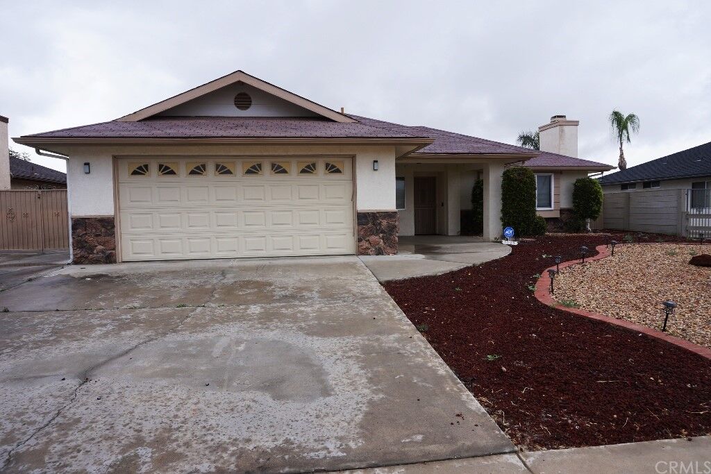 Property Photo: 1025 N Hemet Street CA 92544