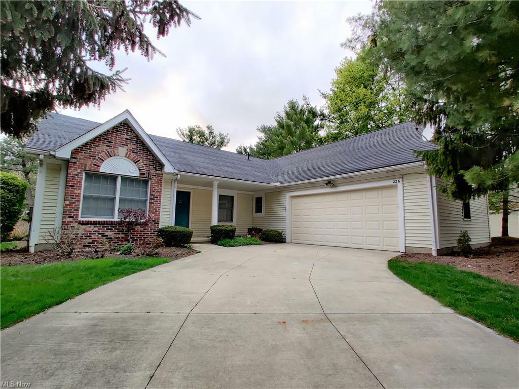 Property Photo: 226 Lake Pointe Drive OH 44333