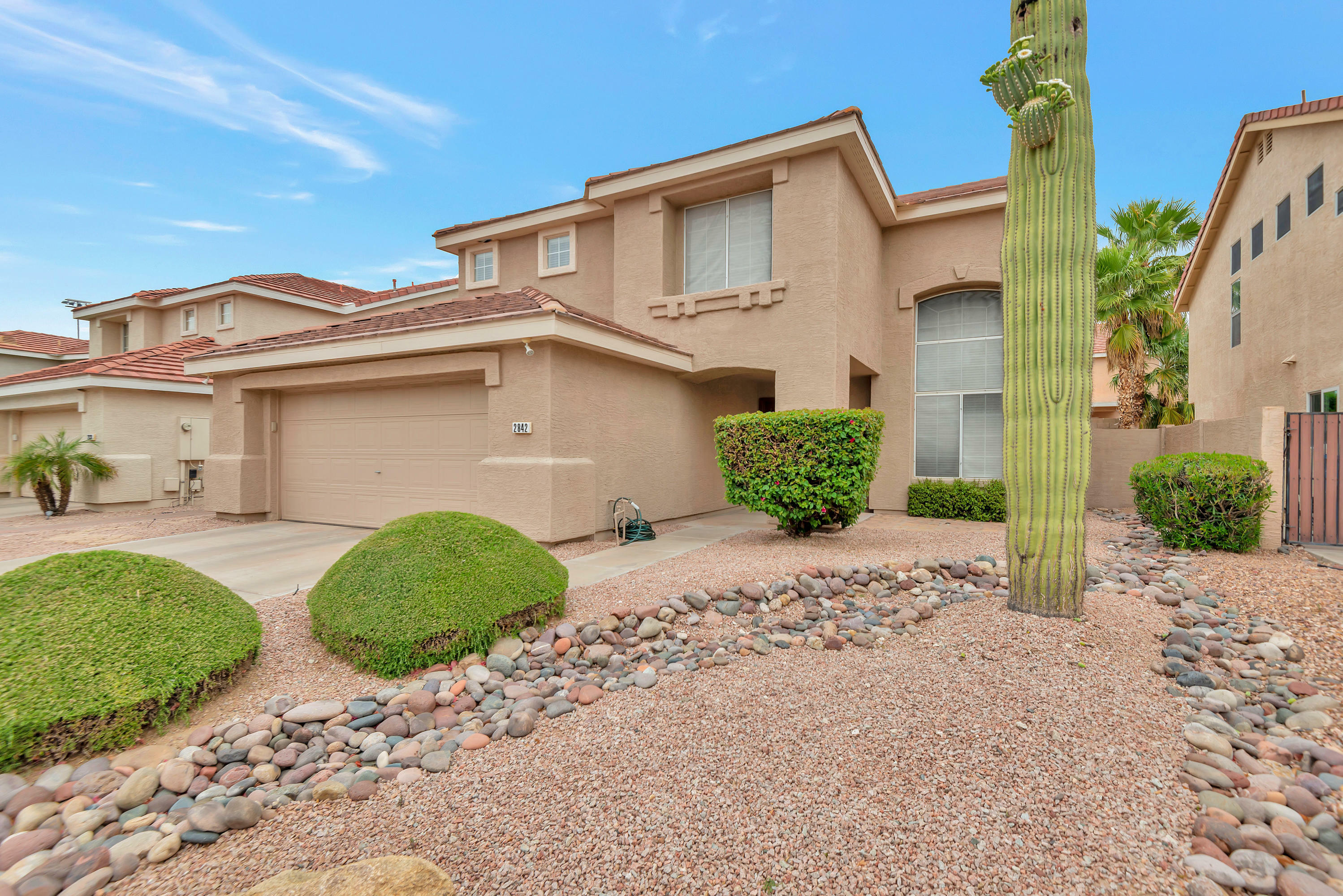 Property Photo:  2842 E Windsong Drive  AZ 85048 