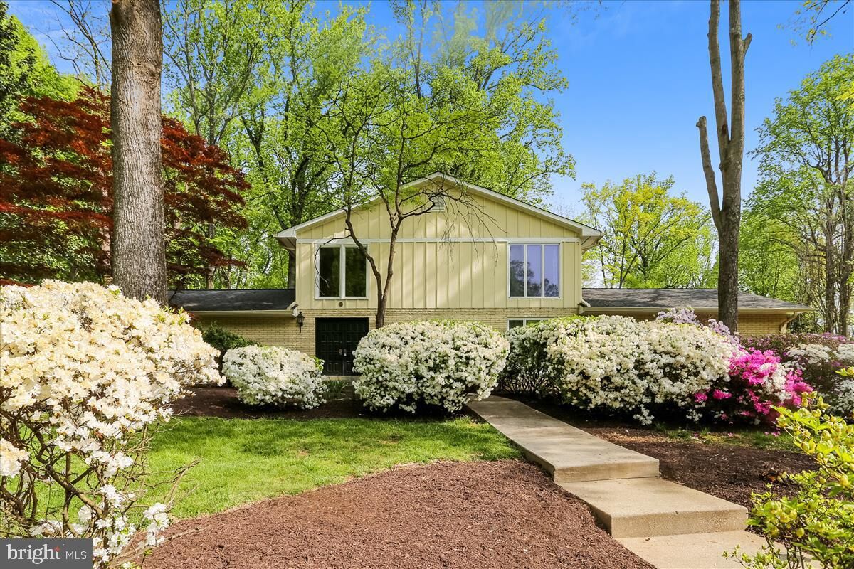 Property Photo:  6626 Goldsboro Road  VA 22042 