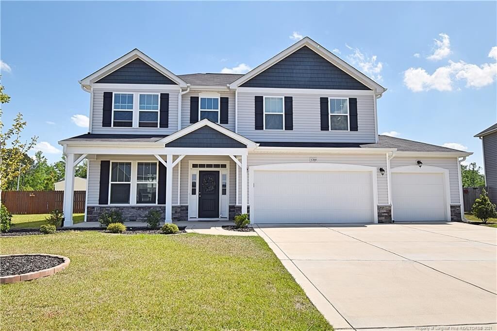 Property Photo:  5709 Pondhaven Drive  NC 28314 