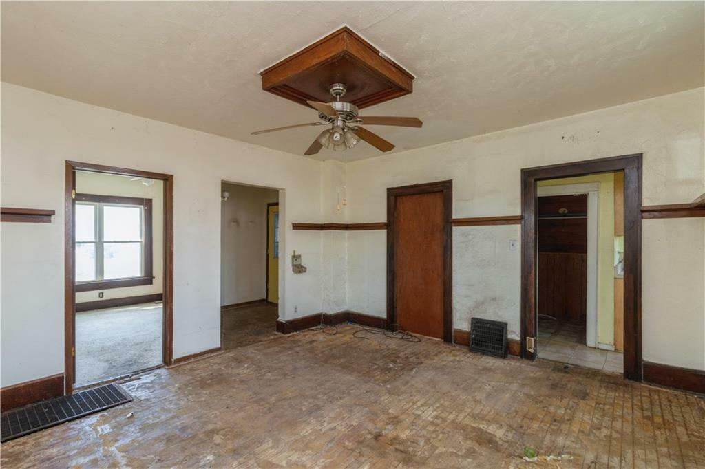 Property Photo:  836 Cleveland Avenue  IA 50316 