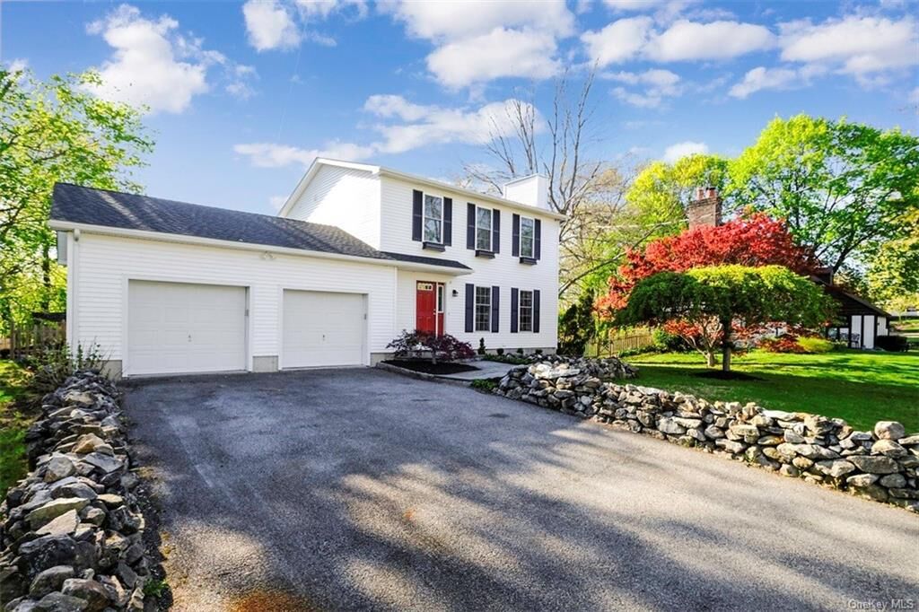 Property Photo: 10 Oakridge Parkway NY 10566
