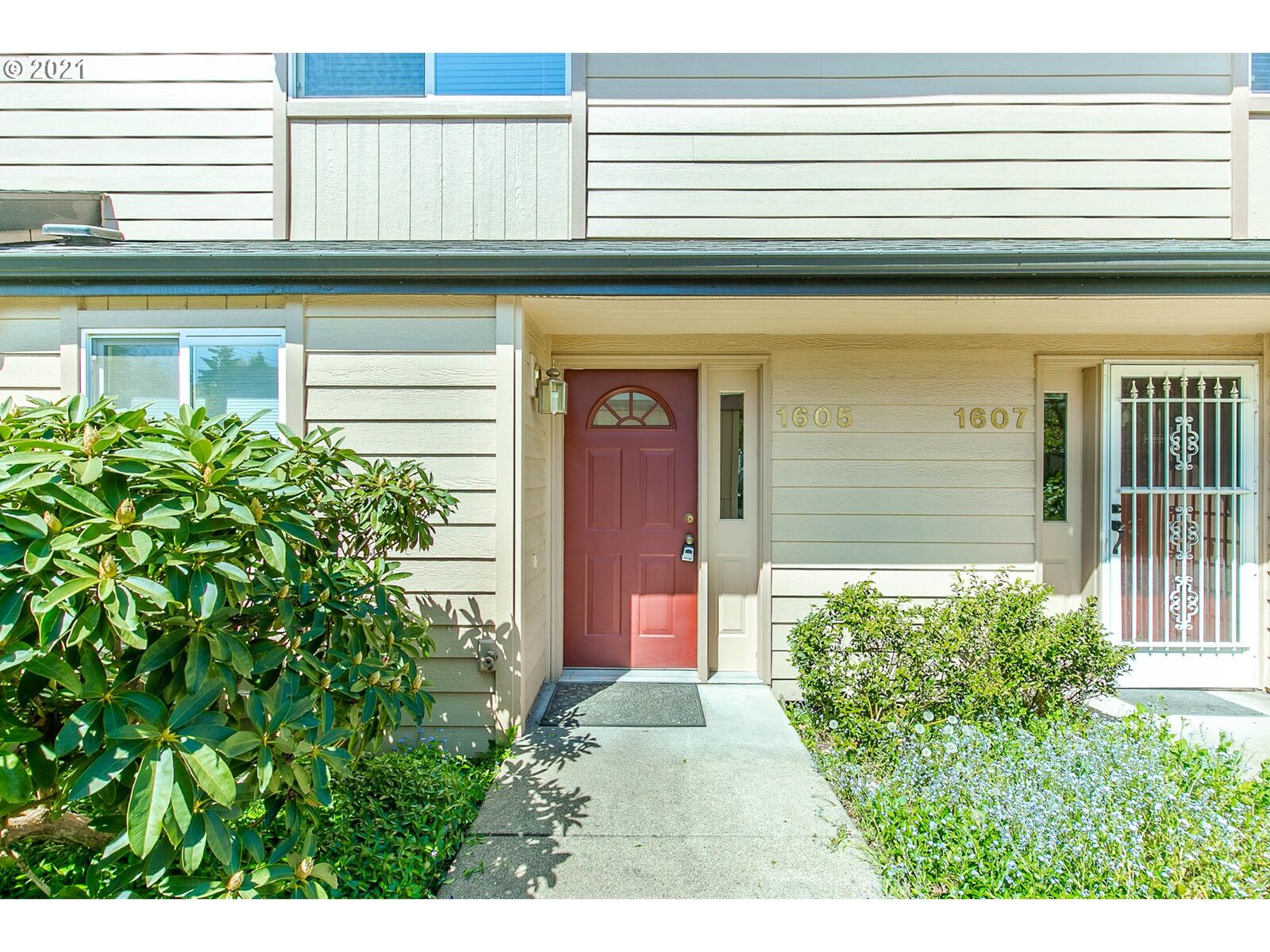 Property Photo:  1605 Oak Patch Rd  OR 97402 